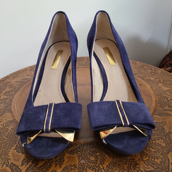 Louise er Cie Blue Suede Peep Toe Bow Pump Gold - Picture 3 of 9